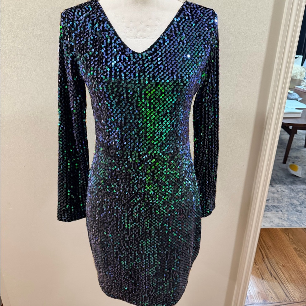 Sequined V-Neck Long Sleeve Dress in Iridescent Blue-Green